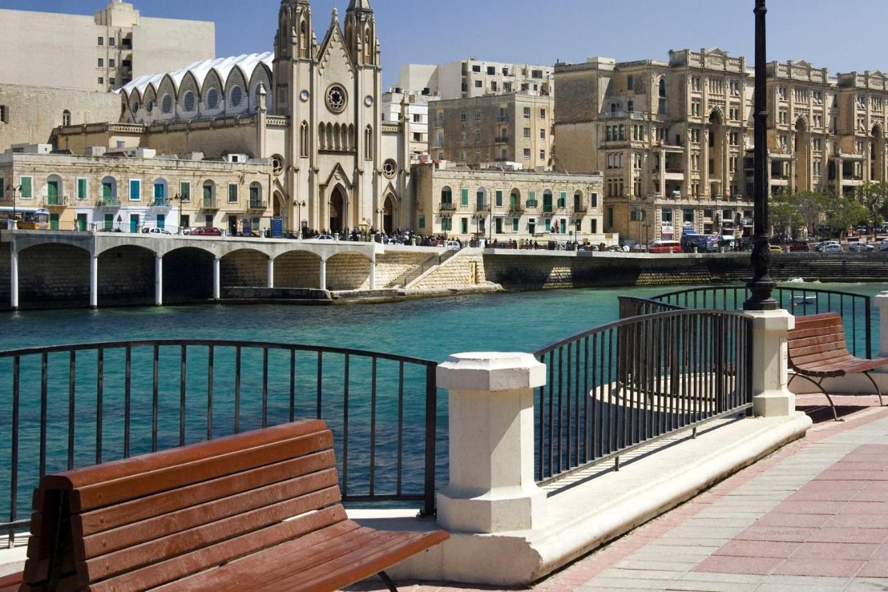 Апартаменты Picturesque Sliema Pad Steps From The Seafront Экстерьер фото