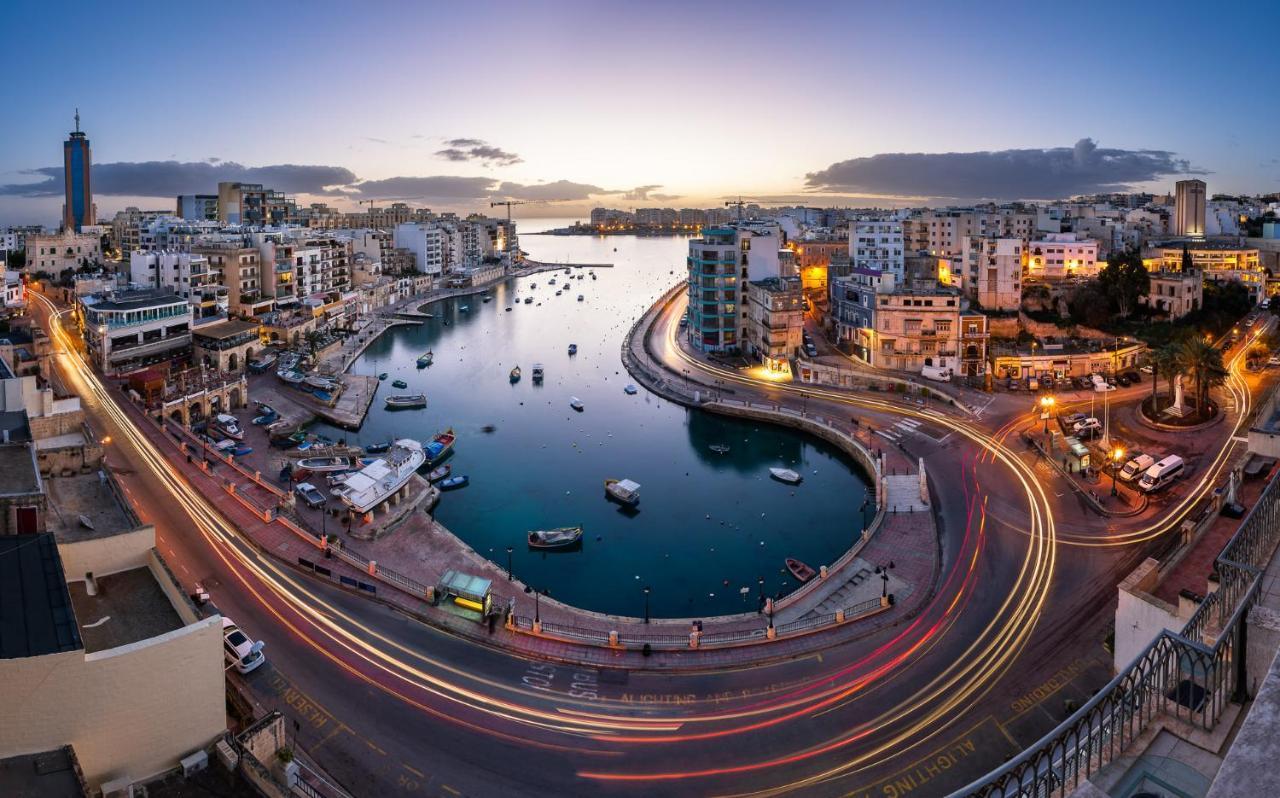 Апартаменты Picturesque Sliema Pad Steps From The Seafront Экстерьер фото